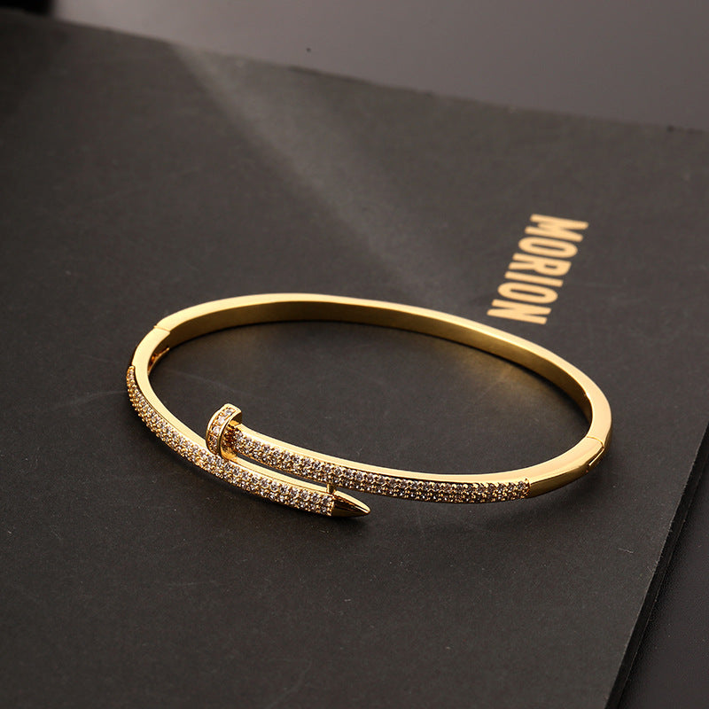 Brazalete de cobre de uñas de circón micro pavimentado al por mayor